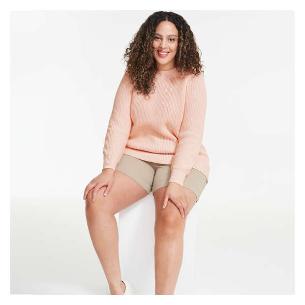 Women+ Crew Neck Sweater - Pastel Pink
